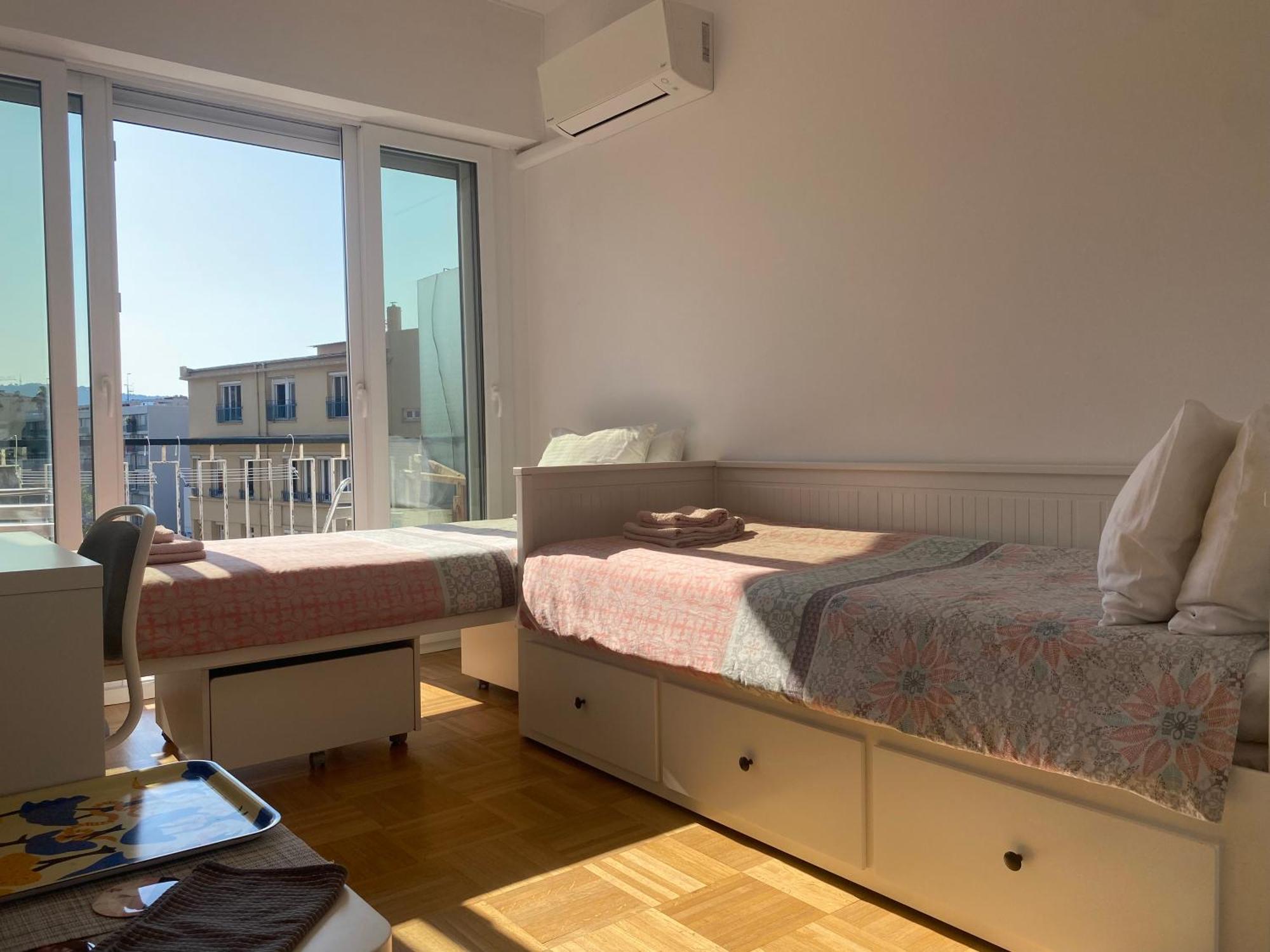Mirela'S Private Room With Key, Ac, Lift & Balcony In The Center Of Nice On The Cote D'Azur Buitenkant foto