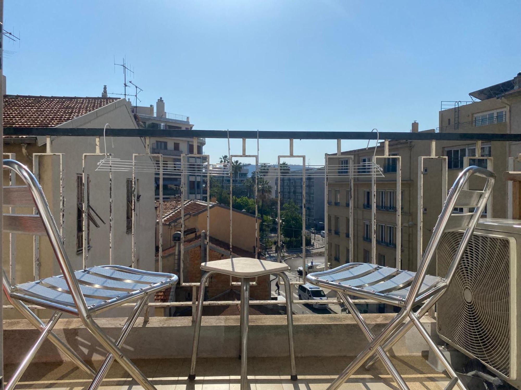Mirela'S Private Room With Key, Ac, Lift & Balcony In The Center Of Nice On The Cote D'Azur Buitenkant foto