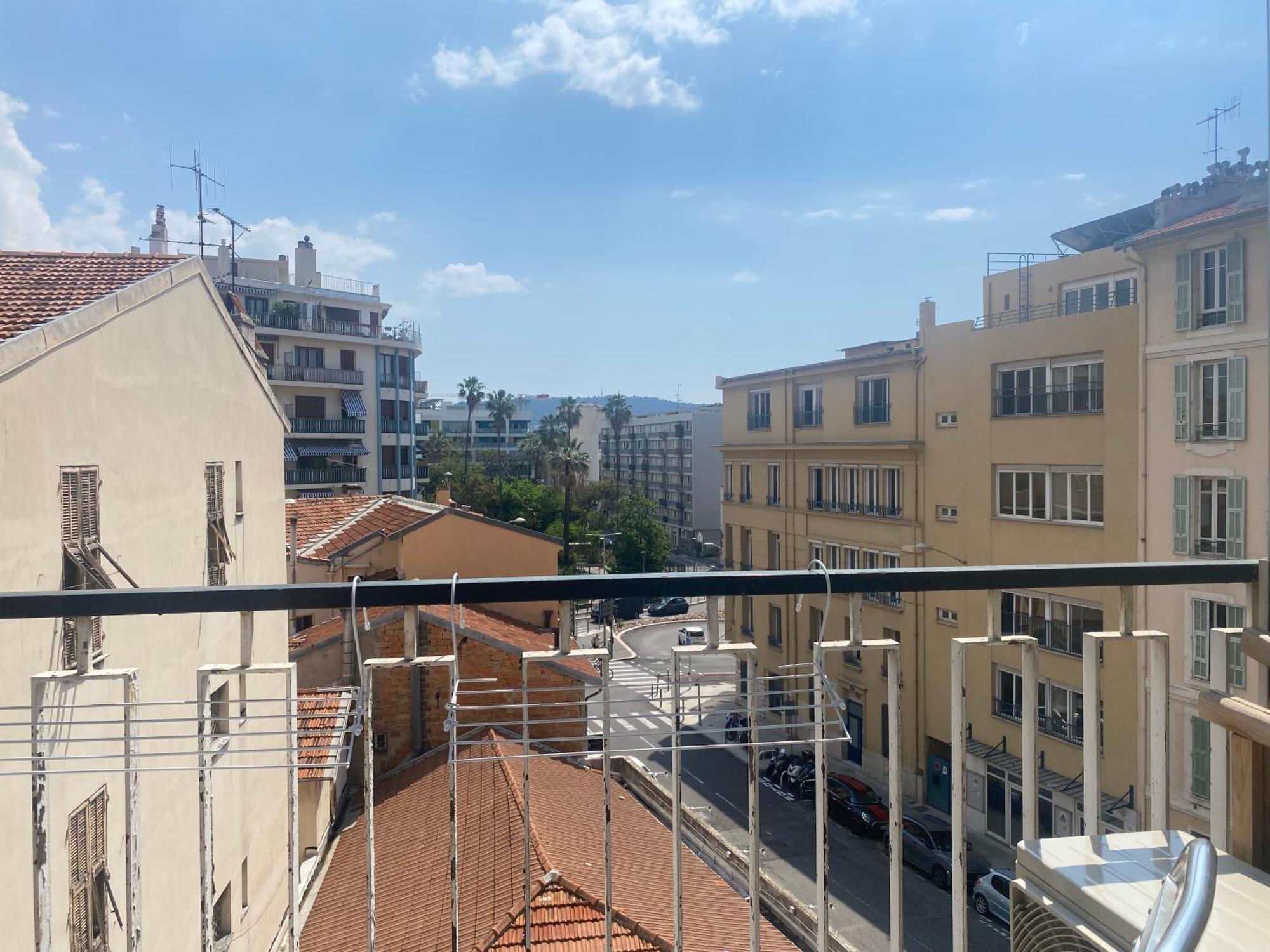 Mirela'S Private Room With Key, Ac, Lift & Balcony In The Center Of Nice On The Cote D'Azur Buitenkant foto